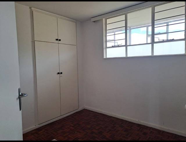2 BEDROOM APARTMENT FOR SALE IN KENSINGTON